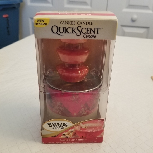 New Yankee Candle QuickScent Candle Frosted Cinnamon 3 Refills Christmas - Picture 1 of 5